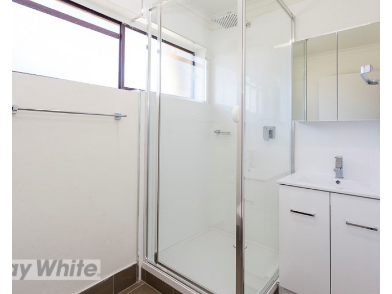 2/27 Lancaster Street, Coorparoo QLD 4151