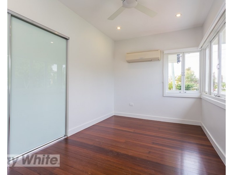 28 Martha Street, Camp Hill QLD 4152