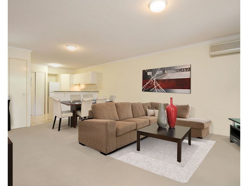 11/55 Harries Road, Coorparoo QLD 4151