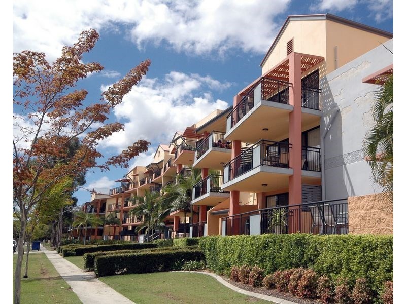 11/55 Harries Road, Coorparoo QLD 4151