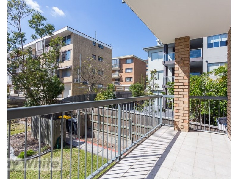 3/56 Knowsley Street, Greenslopes QLD 4120