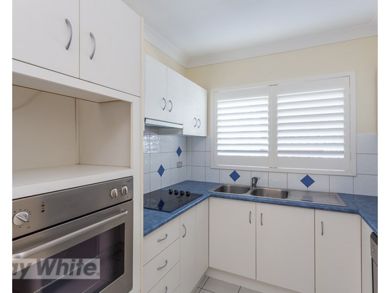 3/56 Knowsley Street, Greenslopes QLD 4120