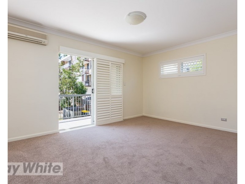 3/56 Knowsley Street, Greenslopes QLD 4120