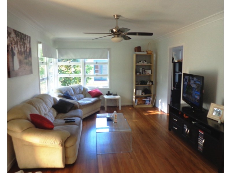 72 Long Street, Camp Hill QLD 4152