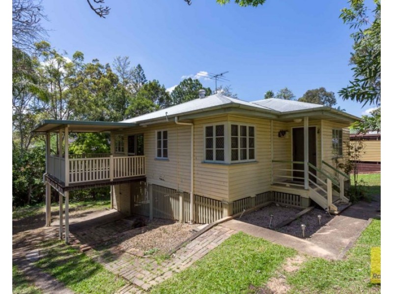 39 Jasper Street, Holland Park QLD 4121