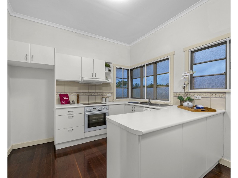 7 Stodart Street, Coorparoo QLD 4151