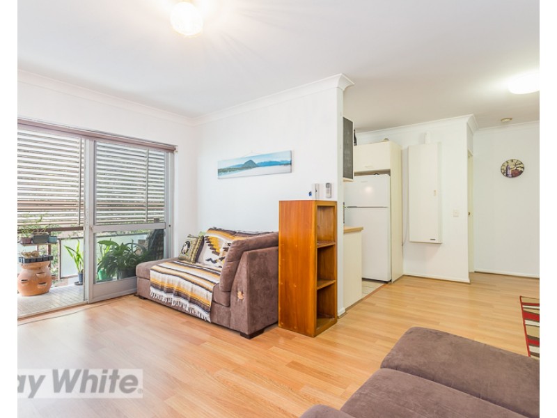 2/15 Weston Street, Coorparoo QLD 4151