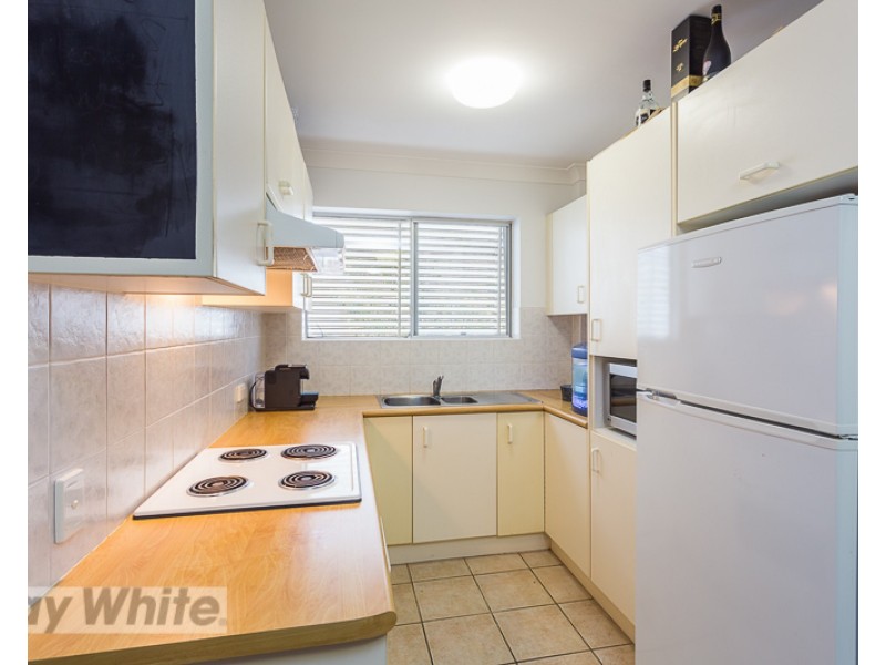 2/15 Weston Street, Coorparoo QLD 4151