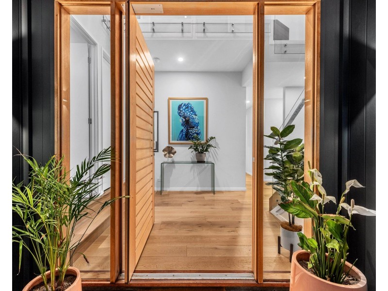 86 Raven Street, Camp Hill QLD 4152