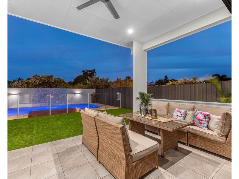 86 Raven Street, Camp Hill QLD 4152