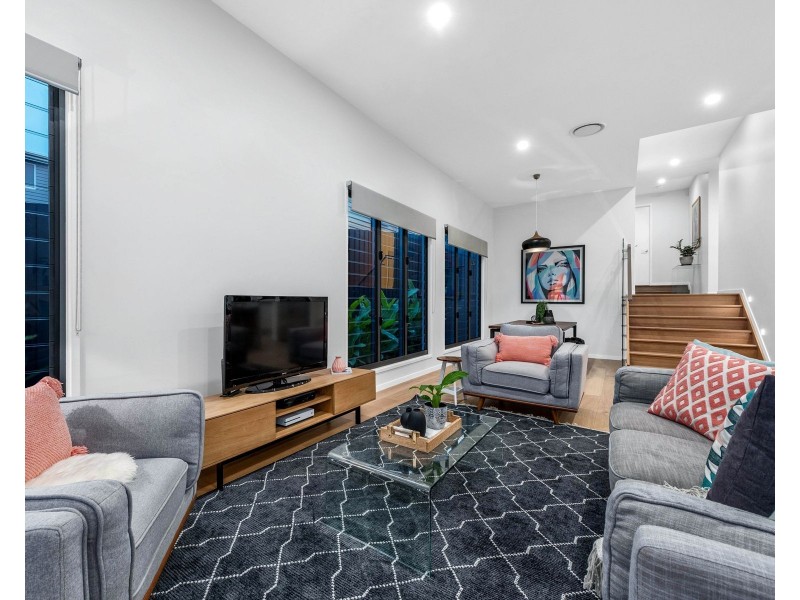 86 Raven Street, Camp Hill QLD 4152