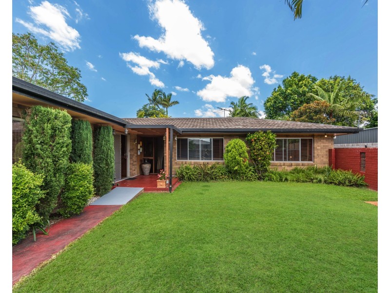 11 Hyacinth Street, Daisy Hill QLD 4127