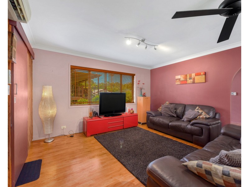 11 Hyacinth Street, Daisy Hill QLD 4127