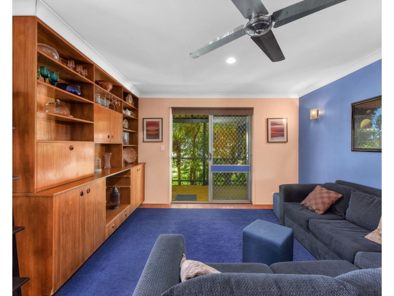 11 Hyacinth Street, Daisy Hill QLD 4127