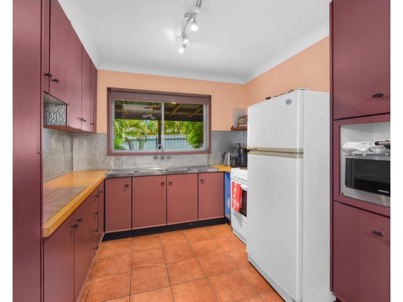 11 Hyacinth Street, Daisy Hill QLD 4127