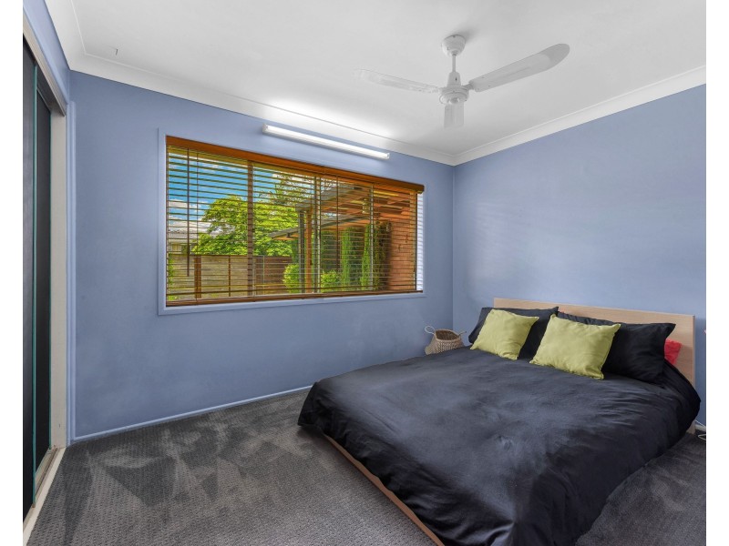 11 Hyacinth Street, Daisy Hill QLD 4127