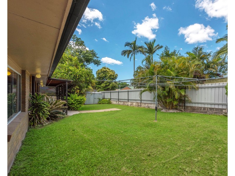 11 Hyacinth Street, Daisy Hill QLD 4127