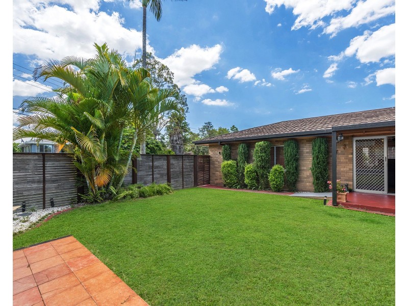 11 Hyacinth Street, Daisy Hill QLD 4127