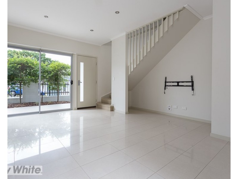 9 Ames Street, Coorparoo QLD 4151