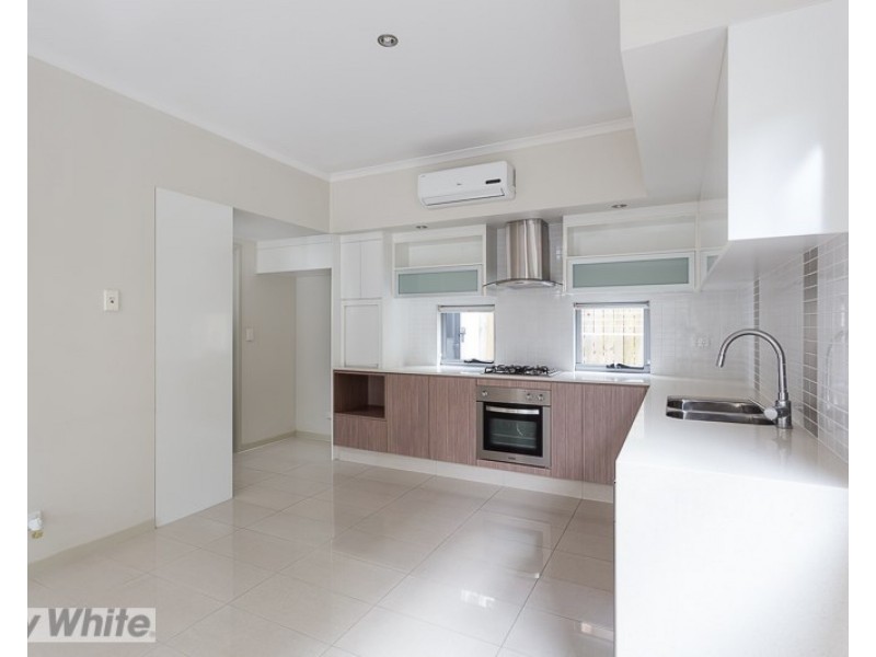 9 Ames Street, Coorparoo QLD 4151