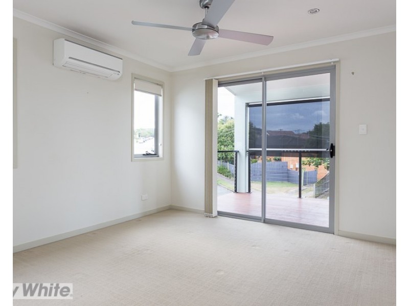9 Ames Street, Coorparoo QLD 4151