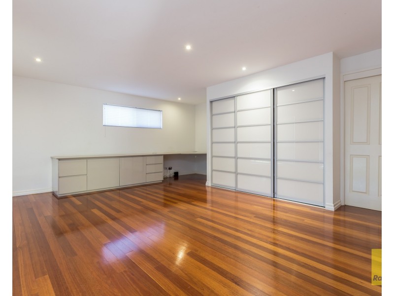 2 Talwood Court, Carindale QLD 4152