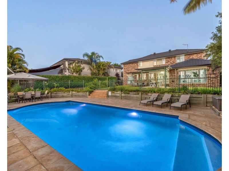 54 St Andrews Crescent, Carindale QLD 4152