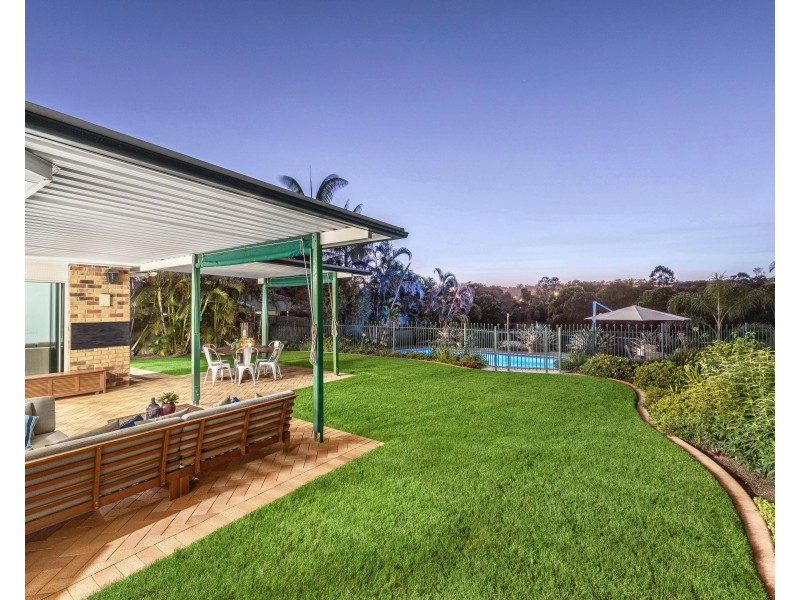 54 St Andrews Crescent, Carindale QLD 4152