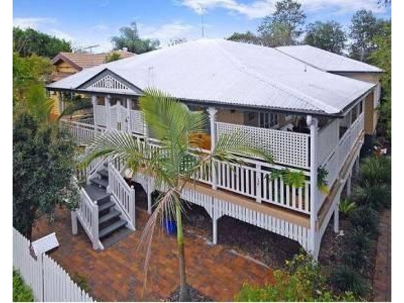 14 Frank Street, Norman Park QLD 4170