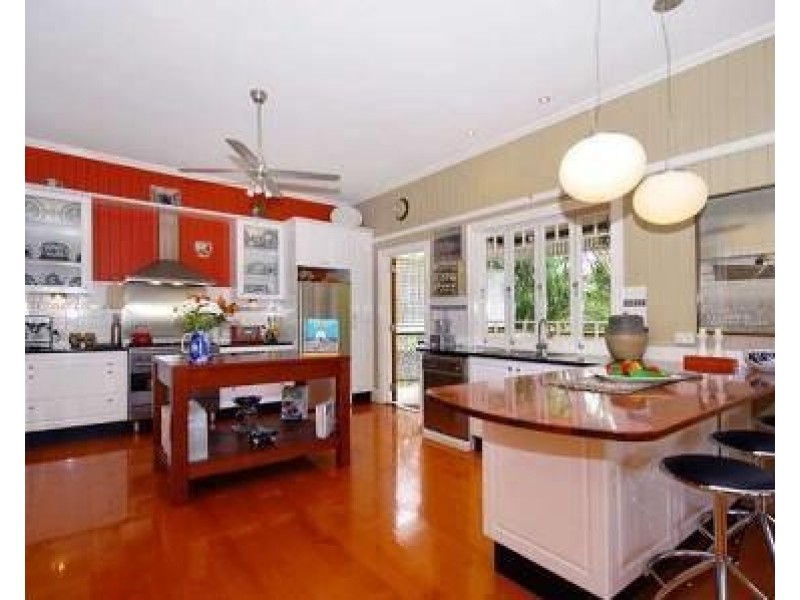 14 Frank Street, Norman Park QLD 4170