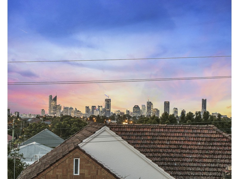 32 Brodie Street, Holland Park West QLD 4121