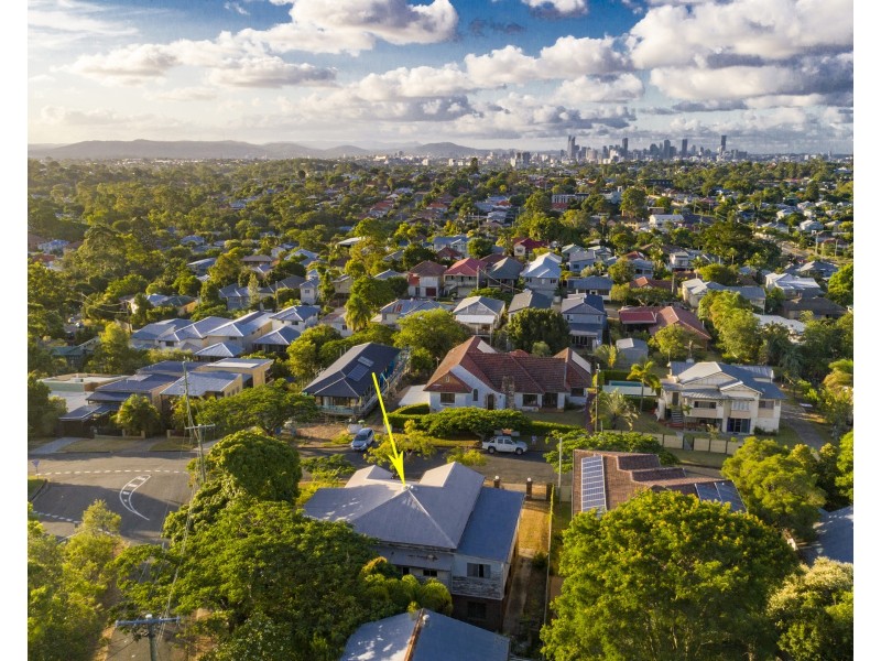 32 Brodie Street, Holland Park West QLD 4121