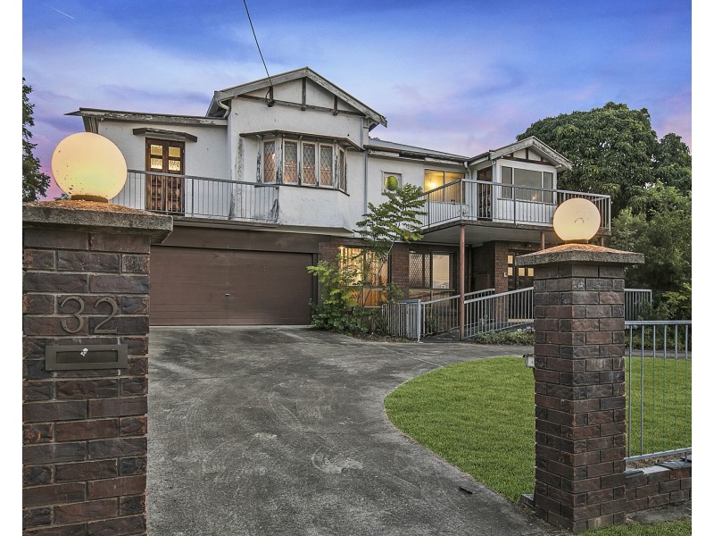 32 Brodie Street, Holland Park West QLD 4121