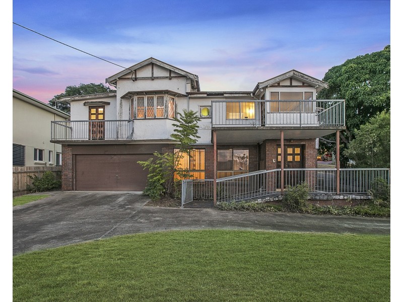 32 Brodie Street, Holland Park West QLD 4121