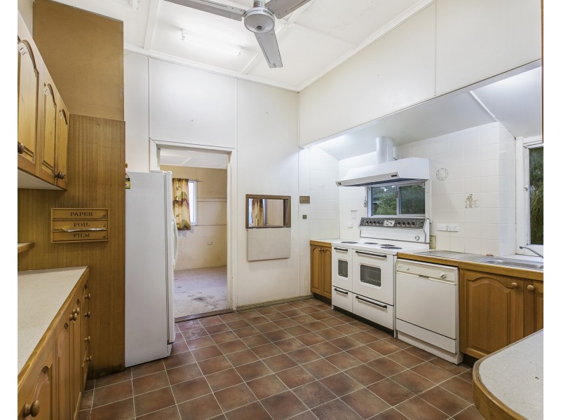 32 Brodie Street, Holland Park West QLD 4121