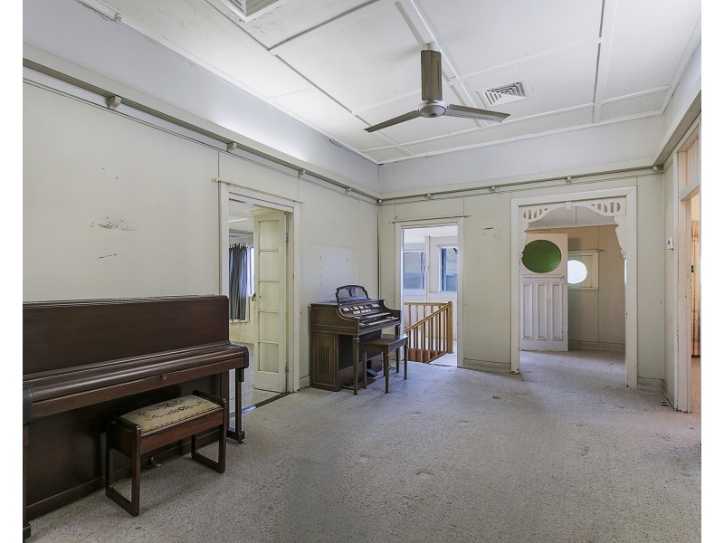 32 Brodie Street, Holland Park West QLD 4121