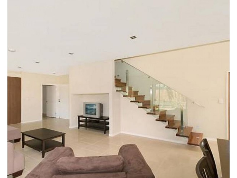 1217 Stanley Street East, Coorparoo QLD 4151