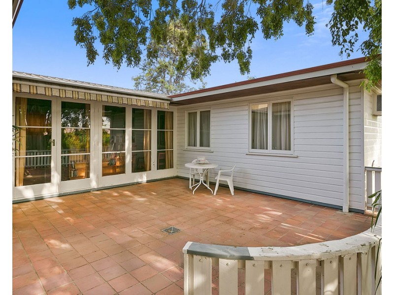 61 Milsom Street, Coorparoo QLD 4151