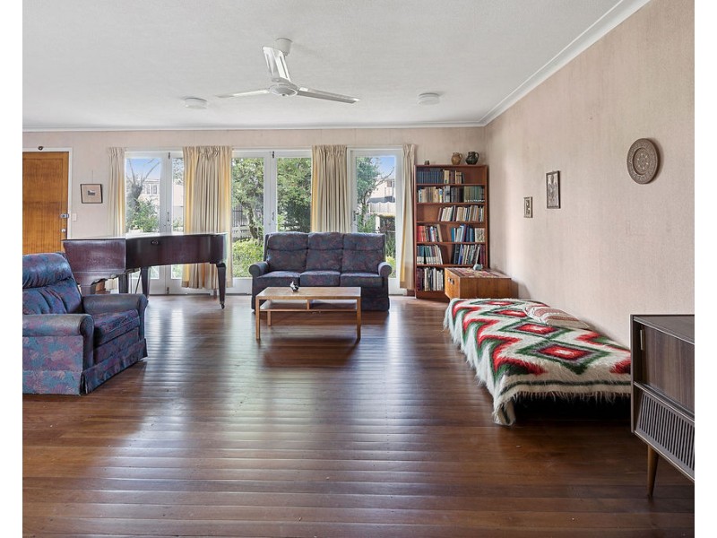 61 Milsom Street, Coorparoo QLD 4151