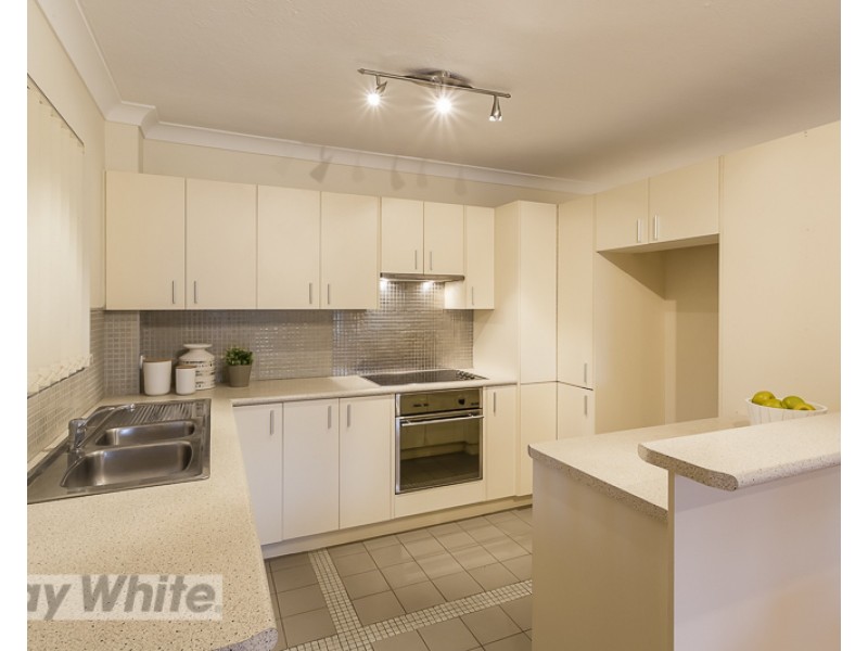 2/85 Kitchener Street, Coorparoo QLD 4151