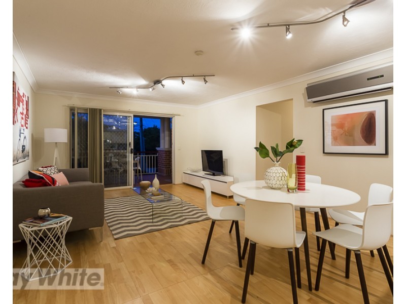 2/85 Kitchener Street, Coorparoo QLD 4151