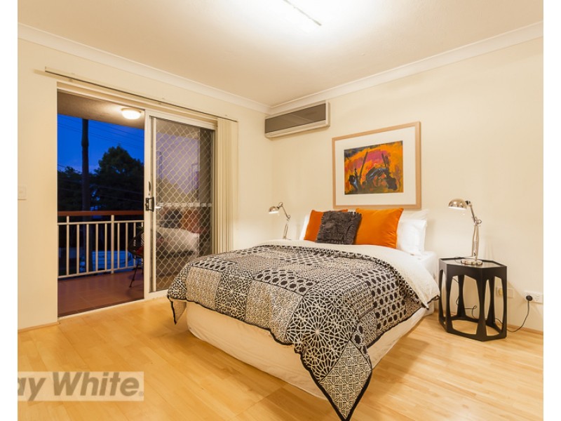 2/85 Kitchener Street, Coorparoo QLD 4151