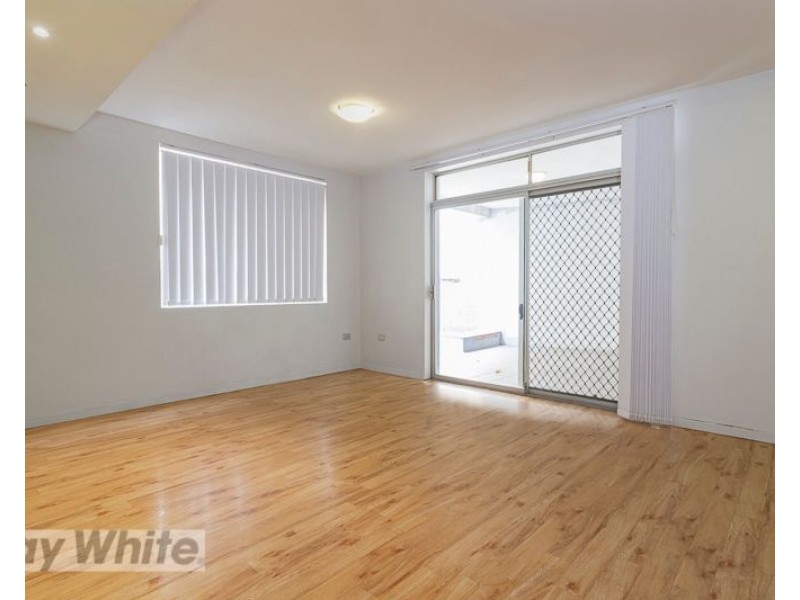 1/387 Cavendish Road, Coorparoo QLD 4151