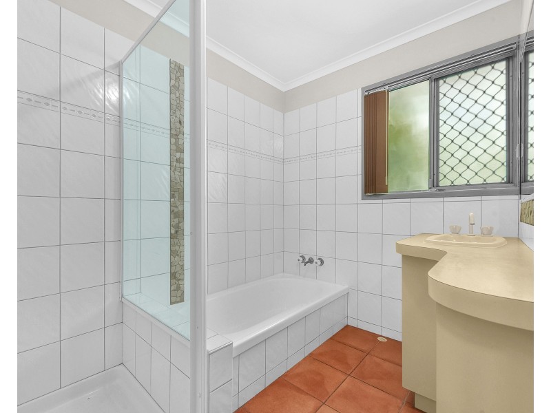 172 Messines Ridge Road, Holland Park West QLD 4121