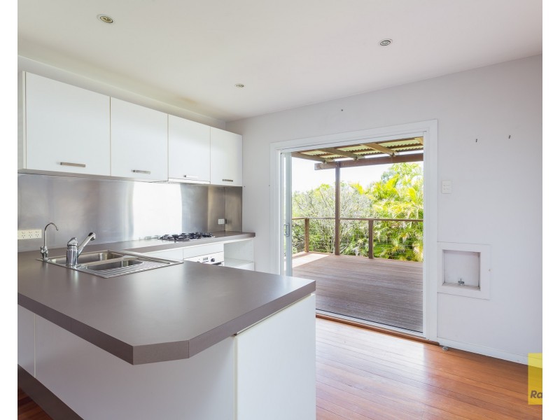 27 Arrol Street, Camp Hill QLD 4152