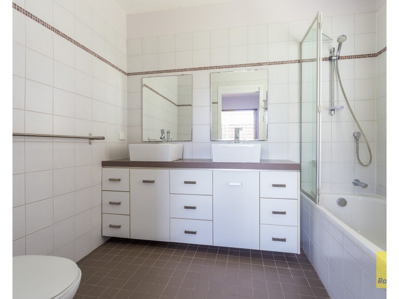 27 Arrol Street, Camp Hill QLD 4152