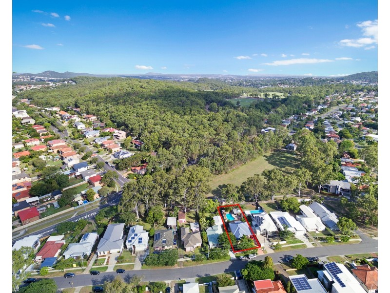 34 Canopus Street, Coorparoo QLD 4151