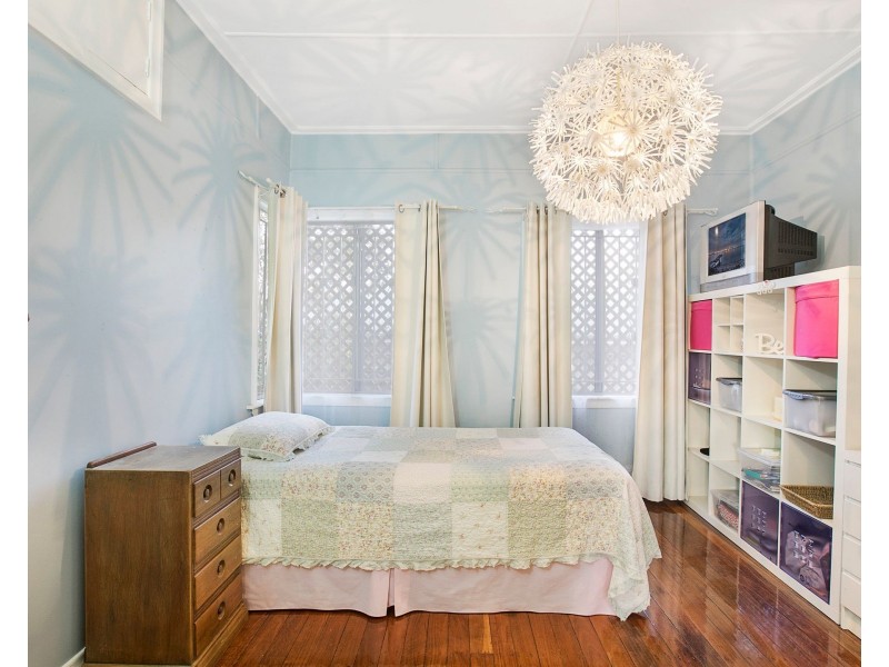 34 Canopus Street, Coorparoo QLD 4151