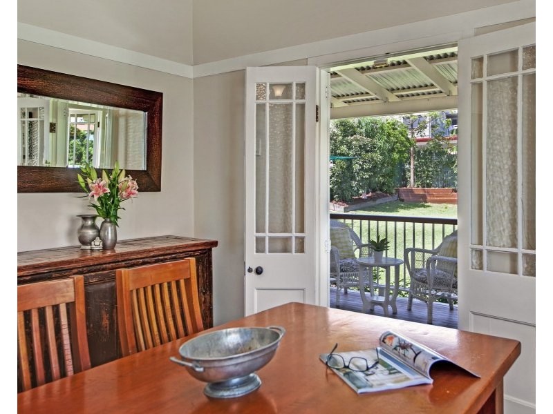 10 Stodart Street, Coorparoo QLD 4151