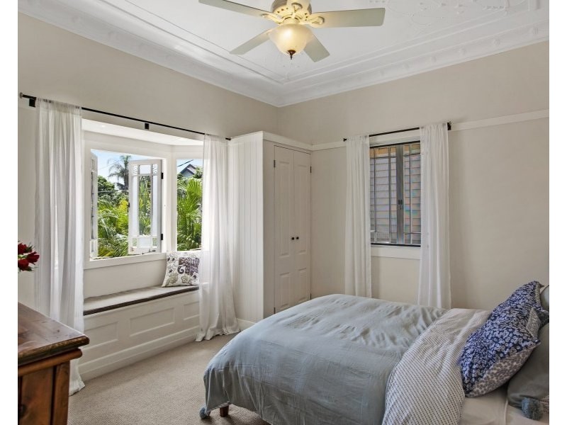 10 Stodart Street, Coorparoo QLD 4151